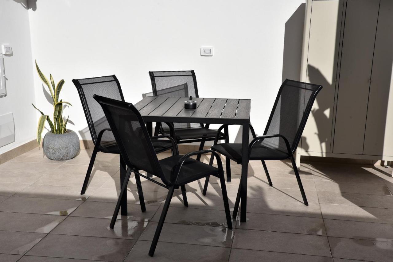 Gl Rooms And Apartments Бари Экстерьер фото